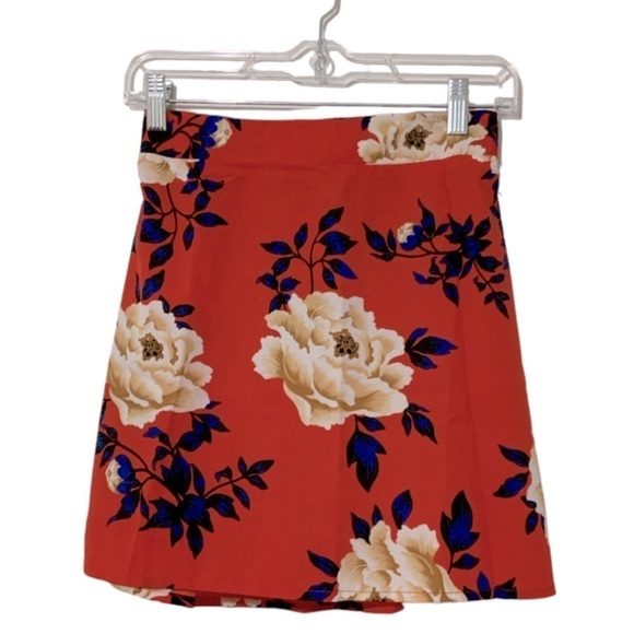 NWT Women’s Floral Ruffle Red Top and Mini Skirt Set Sz 6 - Picture 3 of 7
